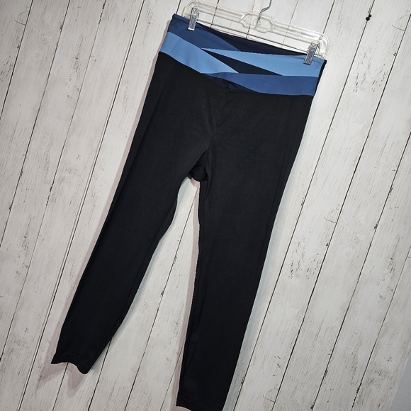 Zyia Active Women's Shades of Blue Block Luxe Hi-Rise ⅞ Length Leggings Size 12. - Picture 2 of 8